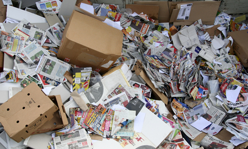 Afval: oud papier, glas, kleding en kunststof verpakkingsafval